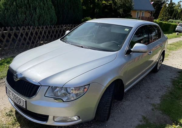 Skoda Superb cena 22900 przebieg: 274000, rok produkcji 2010 z Elbląg małe 211
